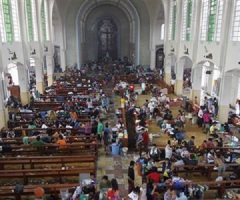 Typhoon Haiyan: Over 10,000 Feared Dead; Pope Francis Sends Aid to Survivors Begging for Help