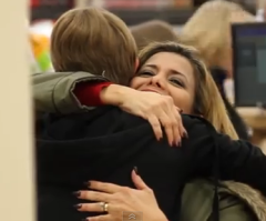 Families Blessed With Free Groceries for Thanksgiving, See Their Touching Reactions (VIDEO)