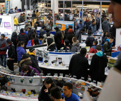 Black Friday Violence: Fights Break Out, Police Assaulted; #WalmartFights Tracks Incidents
