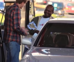 3 Young Men Pay for Random Strangers' Gas in an Act of Paying it Forward (VIDEO)