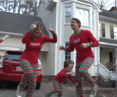 Merry Christmas From the Holderness Family: The Viral Video Newsletter That Will Inspire You to Follow Your Dreams, Even If You Have Young Kids