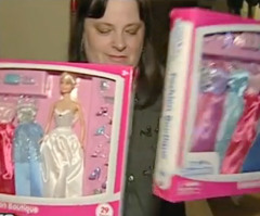 Stranger Secretly Pays for a Struggling Grandmother's Christmas Gifts for Grandkids (VIDEO)