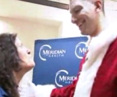 Soldier Son Dresses as Santa, Surprises Mom on Christmas Eve