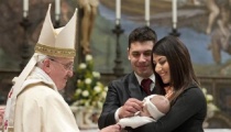 Pope Francis Causes Stir for Baptizing 'Unmarried' Couple's Baby in Sistine Chapel; Tells Mothers It's OK to Breastfeed in Church