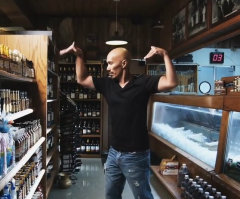 Francis Chan Pop N' Lock: See 'Crazy Love' Outtake Video of Preacher Breakdancing