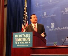 Sen Mike Lee Proposes Law to End 'Higher Education Cartel,' Accreditation Cronyism