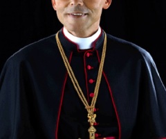 Dalai Lama Praises Pope Francis for Suspending Germany's Controversial 'Bishop of Bling'