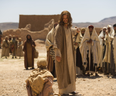 'Son of God' Review: New Jesus Film Faces Challenges, But Will Astonish, Inspire Audiences With the Truth