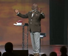 TD Jakes Tells Church Leaders 'If You're Not Making Any Change, You're Taking Up Space'