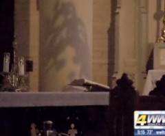 Is This Shadow a Miraculous Appearance of the Face of Jesus? Thousands Believe So (VIDEO)