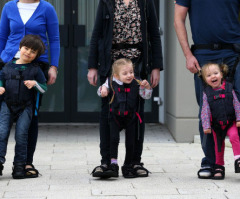 An Israeli Mother Invented This Uplifting Device to Help Disabled Children Walk (VIDEO)