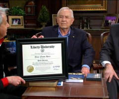 Liberty University Clarifies 'Partnership' With Benny Hinn Amid Evangelist's Promotion of Bible Institute