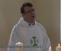 Watch Singing Priest Father Ray Kelly Amaze Another Wedding, Treating Church to 'You Raise Me Up' (VIDEO)