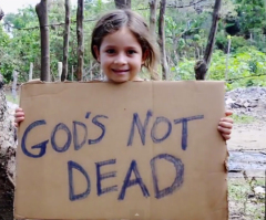 See the Inspiring Faith of Christians in El Salvador Proclaiming 'God's Not Dead' (VIDEO)