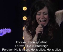 Praise God With This Powerful Worship Song That Proclaims Jesus's Victory Over Death (VIDEO)