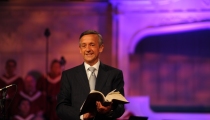 Robert Jeffress Shares 'The Passion and the Promise' of Jesus Christ