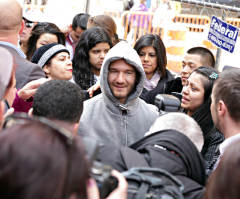 Nick Vujicic Kicks Off '10,000 Hugs Stand Strong Tour' in NYC's Times Square (PHOTOS, VIDEO)