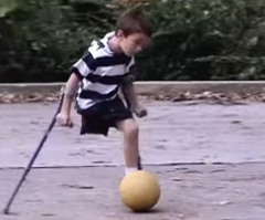 See the Inspiring Life of Nico Calabria, Star Soccer Player With Only One Leg (VIDEO)
