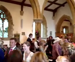 Worst Wedding Organist Ever? You've Never Heard the 'Wedding March' Like This (VIDEO)