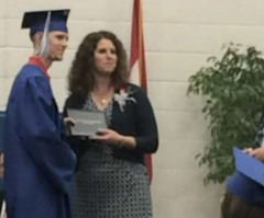 See the Beautiful Surprise Graduating Seniors Gave to Their Grieving Classmate (VIDEO)