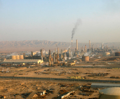 Islamic Militants Kill 21 in Attacks in Iraq, Invade Country's Biggest Oil Refinery