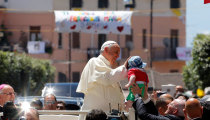 Pope Francis Declares Mafiosi 'Excommunicated' at Mass in Mafia Power Base