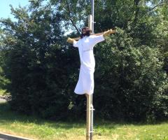 'Jesus on the Cross' Scarecrow in UK Removed After Debate Over Offensiveness