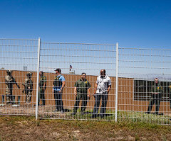 Pastor Robert Jeffress Says Most Compassionate Thing to Do for Immigrant Children Is to Build a Fence