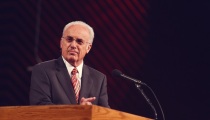 John MacArthur Calls Churches Supporting Gay Marriage 'Satan's Church'