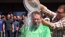 TD Jakes, Perry Noble, Nick Vujicic and Jentezen Franklin Accept ALS 'Ice Bucket Challenge,' Call Out Rick Warren, Ed Young and Joel Osteen