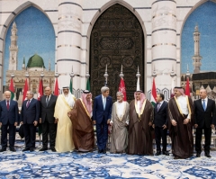 ISIS Fighters 'Three Times as Many' as CIA Feared; 10 Arab Countries Join US in Fight