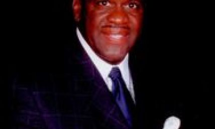 Congregation Votes to Keep Pastor Accused of Allegedly Stealing Nearly $1 Million