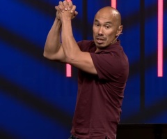 Francis Chan at Exponential West: Church Planters Need to Set Aside 'a Lot of Strategies Out There' to Focus on Basic Gospel Message