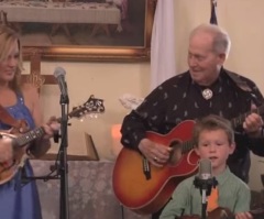7-Year-Old Fiddle Master Performs a Jaw-Dropping Version of 'Amazing Grace' (VIDEO)