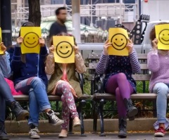 Loving Kids Run Through New York City Asking Everyone to SMILE – Acts of Kindness That Will Touch Your Heart!