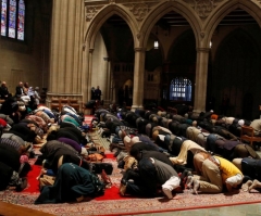 Woman Who Proclaimed Jesus During Islamic Prayer Service at National Cathedral: I Love Muslims!