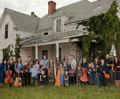 Fans of '19 Kids and Counting' Support Duggar Family After Gay Activists Push TLC to Cancel Popular Show