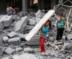 30 US-Led Airstrikes Bombard ISIS Stronghold of Raqqa; 50 Militants Killed in Kobane