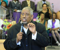 Pastor Drops Dead at Pulpit During Sunday Sermon Shortly After Singing Pharrell's 'Happy' Song
