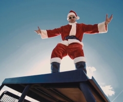 Pro Golfer Bubba Watson Raps About God's Blessing in 'Bubbaclaus' Video