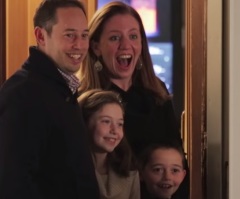 Amazing Christmas Flashmob This Family Was Never Expecting – WOW!