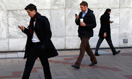 A Low-Tech Christmas: 4 Tips for Going on a 'Media Diet' During the Holidays