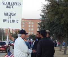 Islamophobia? Americans Voice Their Freedom of Speech, Descend on 'Stand With the Prophet' in Texas to Protest Shariah Law, ISIS