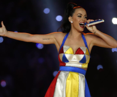 Katy Perry Quotes Psalm 118 Before Super Bowl Performance, Tells Crowd 'God Bless America'