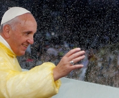 Pope Francis, Saudi Blogger Raif Badawi Sentenced to 1,000 Lashes for 'Insulting Islam' Nominated for Nobel Peace Prize