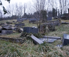 300 Jewish Graves Vandalized, Destroyed in France; Prime Minister Manuel Valls Calls Attacks 'Anti-Semitic'