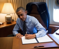 Obama Wants to Give Legal Status to Undocumented Before Court Decides If It's Legal