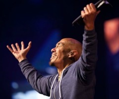 Francis Chan: Church Wastes Too Much Time Waiting on God's Voice; Christians Getting Too Fat on the Word
