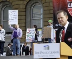 Alabama High Court Orders Stop to Gay Marriage, Defying Federal Court