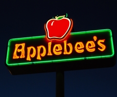 Court Rules That Man Who Burned Face While Praying Over Hot Fajitas Can't Sue Applebee's